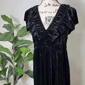 Eyeshadow Black Velvet Maxi Dress